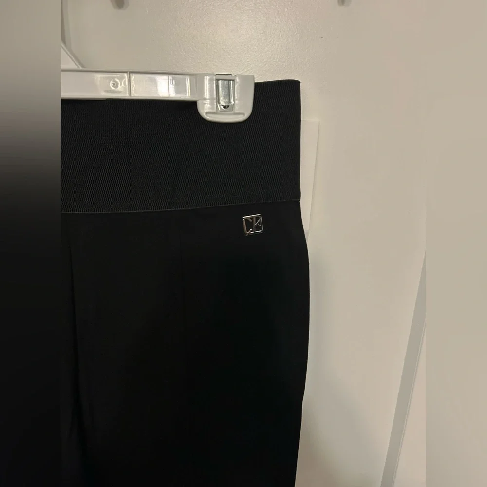 NWT Calvin Klein Modern Slim Leggings in Black
